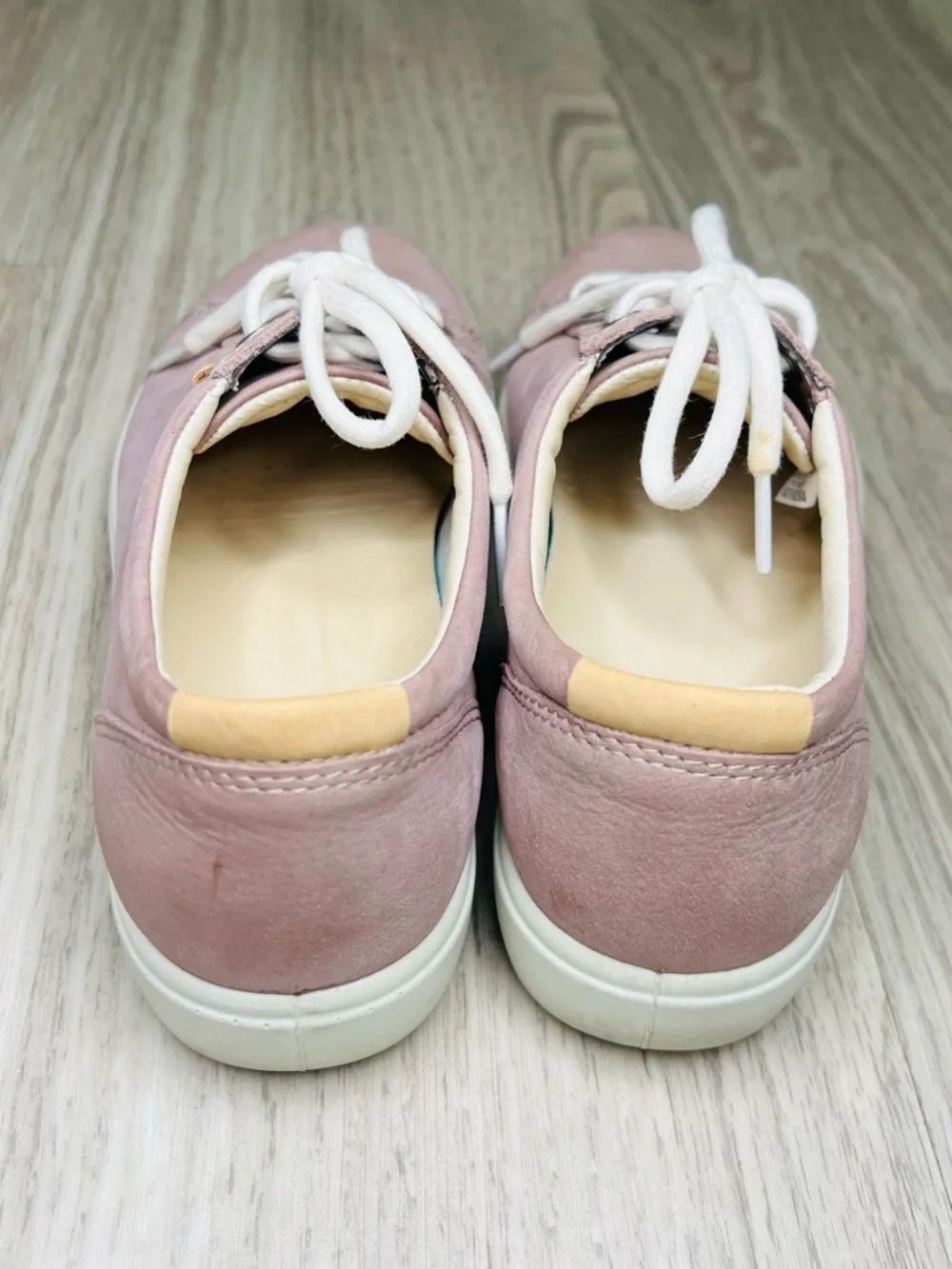 Ecco Women’s Sneakers SZ EU 37 US 6-6.5 pink Low Comfort Walking outdoor Shoe